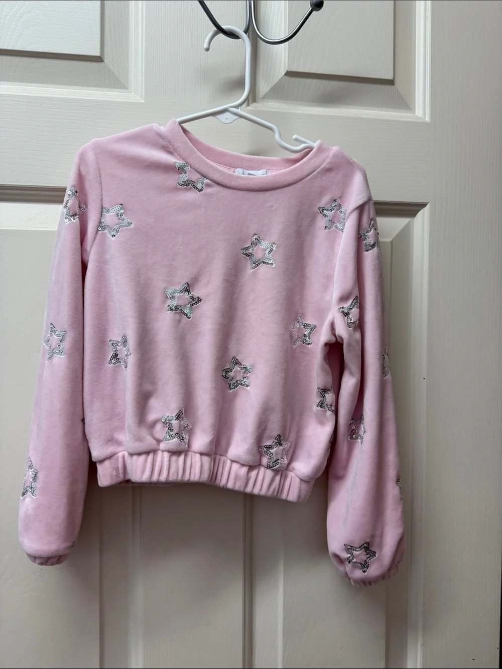 btween Light Pink Velvet Girls Two-Piece Lounge Set with Star Accents - Picture 5 of 8